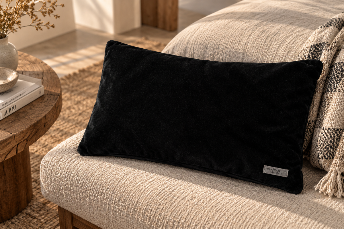 Funda de cojín Nude color negro medida 30x50